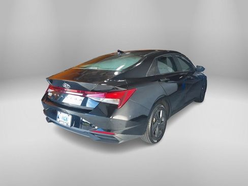 Used 2023 Hyundai Elantra SEL w/ Cargo Package image 5