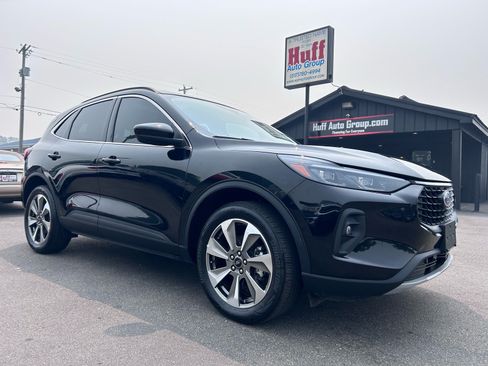 Used 2025 Ford Escape Platinum AWD/4WD image 1