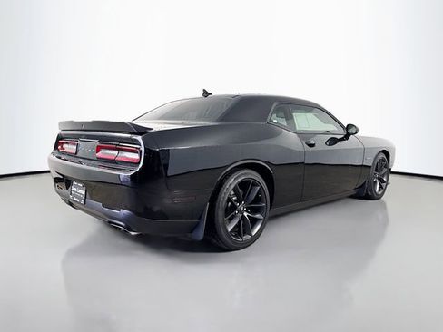 Used 2022 Dodge Challenger R/T w/ Plus Package image 7