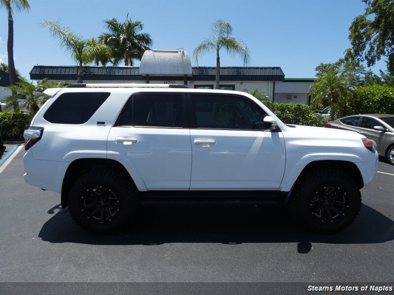 Used 2020 Toyota 4Runner SR5 AWD/4WD image 2
