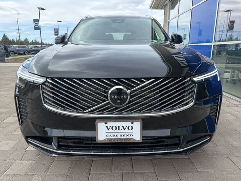 New 2026 Volvo XC90 T8 Ultra w/ Protection Package Premier AWD/4WD image 3