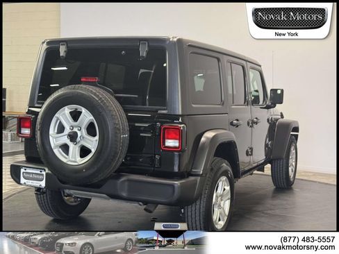 Used 2022 Jeep Wrangler Unlimited Sport AWD/4WD image 11