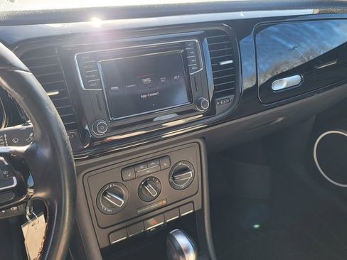 Used 2016 Volkswagen Beetle 1.8T Classic image 21