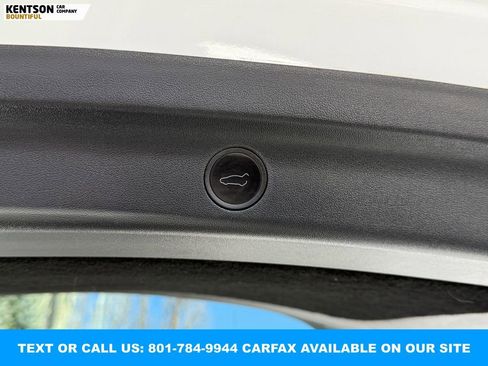 Used 2023 Tesla Model Y Performance image 33