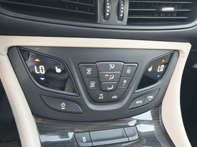Used 2020 Buick Envision Essence FWD image 22
