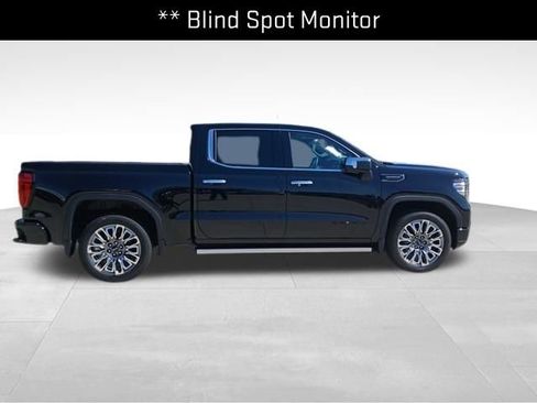 Used 2026 GMC Sierra 1500 Denali Ultimate w/ LPO, Black Badging Package AWD/4WD image 6