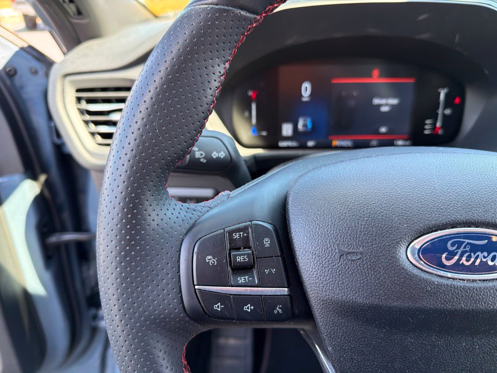 Used 2023 Ford Escape ST-Line w/ Tech Pack #1 FWD image 7