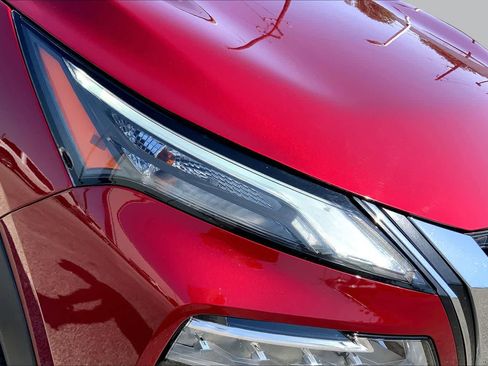 Used 2023 Nissan Rogue SV FWD image 28