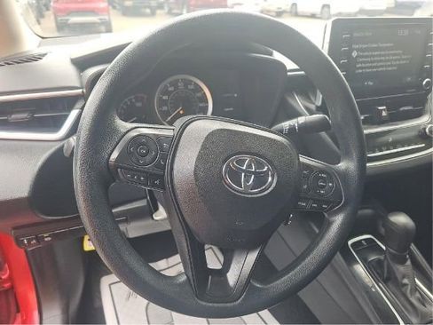 Used 2021 Toyota Corolla LE FWD image 5