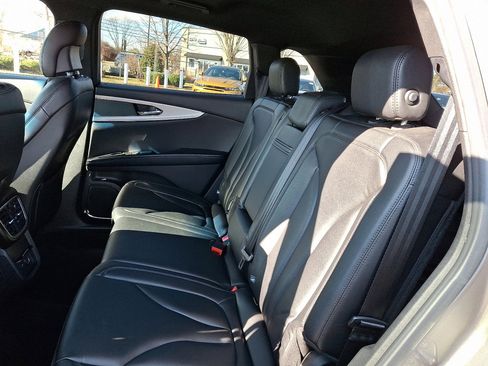 Used 2016 Lincoln MKX Premiere image 20