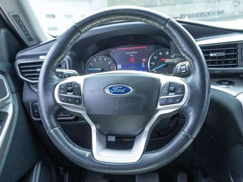 Used 2023 Ford Explorer XLT w/ Equipment Group 202A AWD/4WD image 10