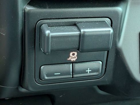 Used 2020 Chevrolet Silverado 1500 High Country w/ Technology Package image 25