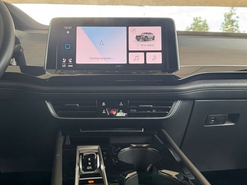 Used 2025 Volkswagen Atlas Cross Sport SE image 21