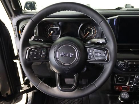 Used 2026 Jeep Gladiator Mojave AWD/4WD image 41