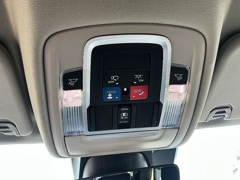 Used 2022 RAM 1500 Laramie AWD/4WD image 21