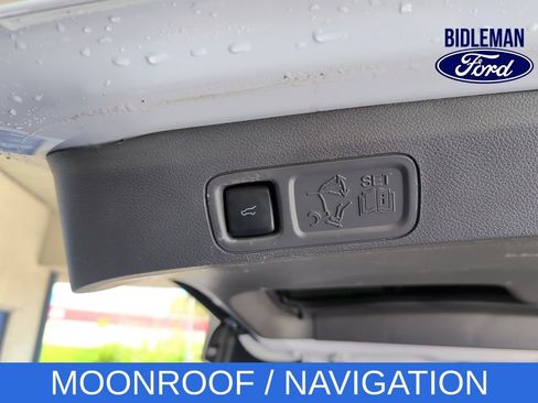 Used 2019 Ford Expedition XLT w/ Equipment Group 202A AWD/4WD image 28
