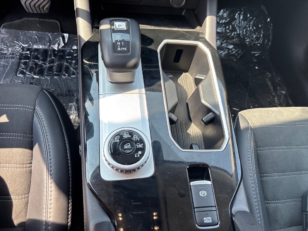Used 2025 Mitsubishi Outlander SE FWD image 16