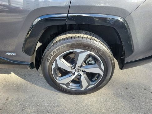 Used 2025 Toyota RAV4 SE image 6