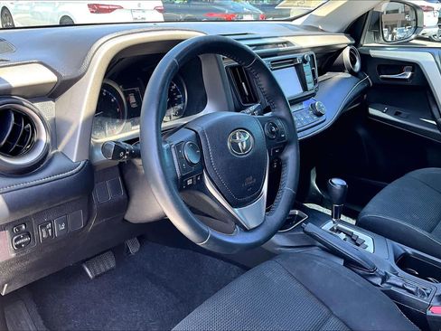 Used 2018 Toyota RAV4 XLE FWD image 15