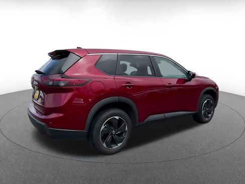 Used 2025 Nissan Rogue SV AWD/4WD image 12