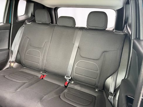 Used 2022 Jeep Renegade Latitude AWD/4WD image 13