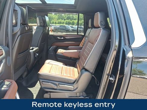 Used 2024 GMC Yukon XL Denali Ultimate AWD/4WD image 18