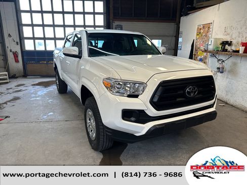Used 2022 Toyota Tacoma SR AWD/4WD image 8