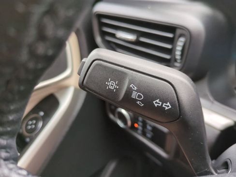 Used 2023 Ford Explorer XLT AWD/4WD image 26