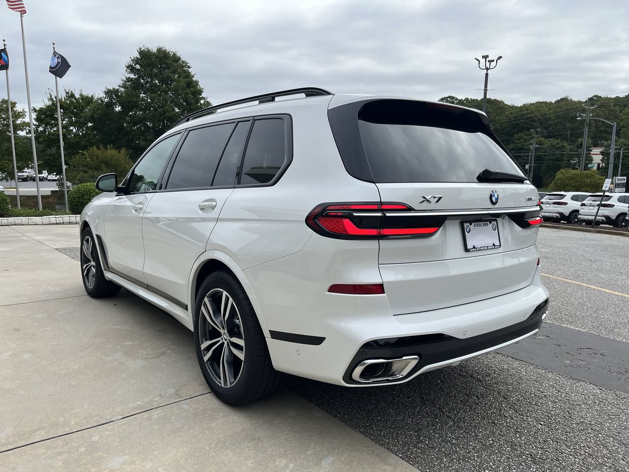 Used 2027 BMW X7 xDrive40i w/ M Sport Package AWD/4WD image 6