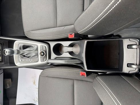 Certified 2022 Hyundai Venue SEL image 32