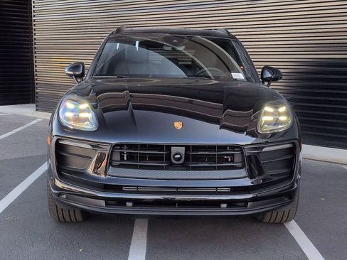 Certified 2026 Porsche Macan AWD/4WD image 10