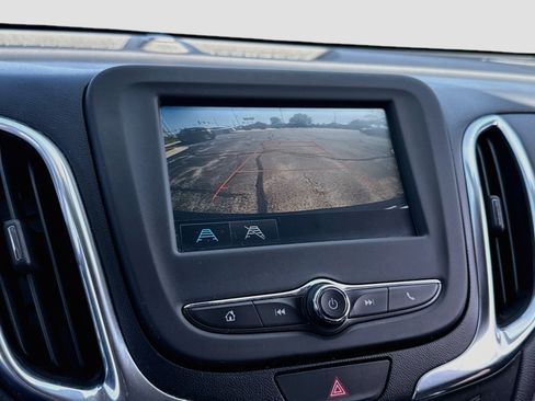 Used 2018 Chevrolet Equinox LT AWD/4WD image 16