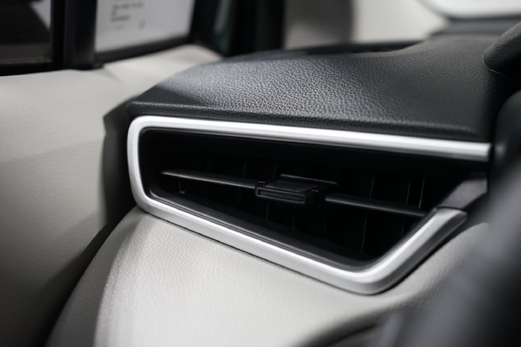 New 2026 Toyota Corolla Cross LE w/ Moonroof Package FWD image 24