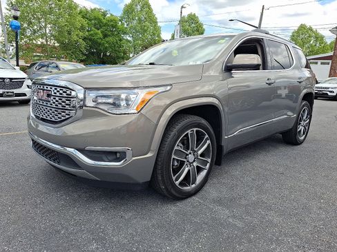 Used 2019 GMC Acadia Denali w/ Technology Package AWD/4WD image 1