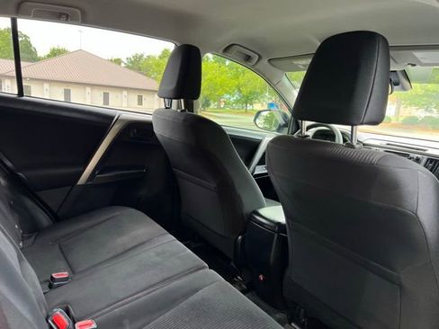 Used 2017 Toyota RAV4 LE w/ All Weather Liner Package FWD image 17