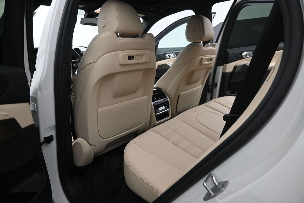 Used 2022 BMW X5 sDrive40i w/ Premium Package RWD image 28