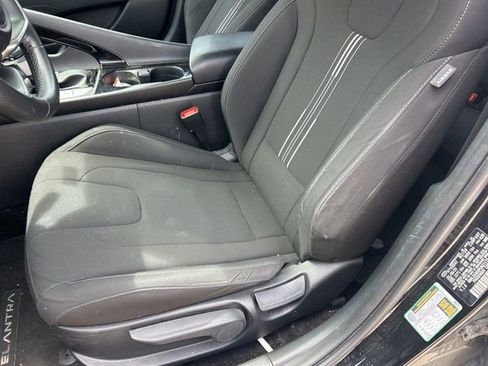 Used 2023 Hyundai Elantra SEL w/ Convenience Package FWD image 8