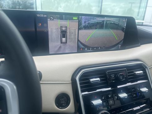 Used 2025 Nissan Armada Platinum image 6