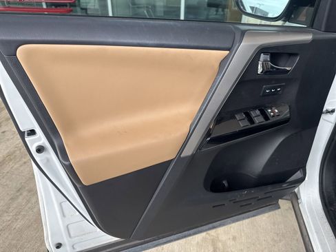 Used 2017 Toyota RAV4 Limited image 13