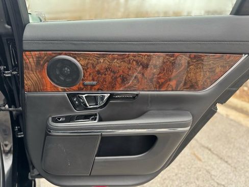 Used 2019 Jaguar XJ R-Sport image 14