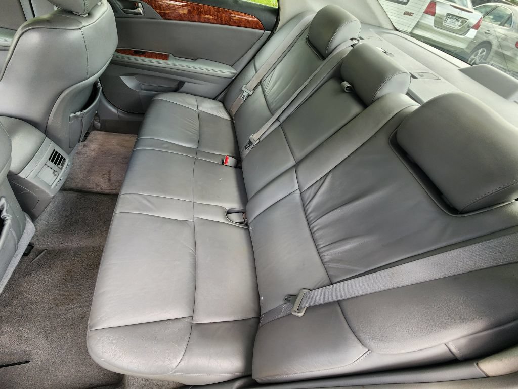 Used 2005 Toyota Avalon XLS FWD image 9