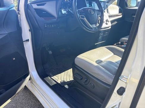 Used 2015 Toyota Sienna Limited Premium AWD/4WD image 5