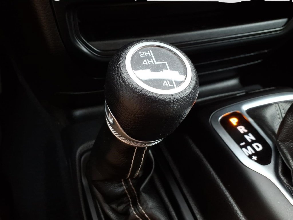 Used 2023 Jeep Gladiator Overland AWD/4WD image 18