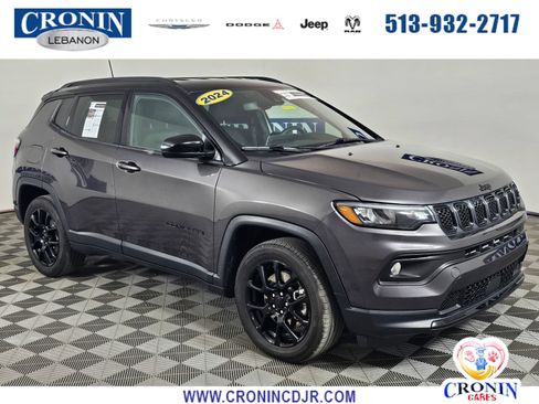 Used 2024 Jeep Compass Latitude w/ Altitude Special Edition AWD/4WD image 1