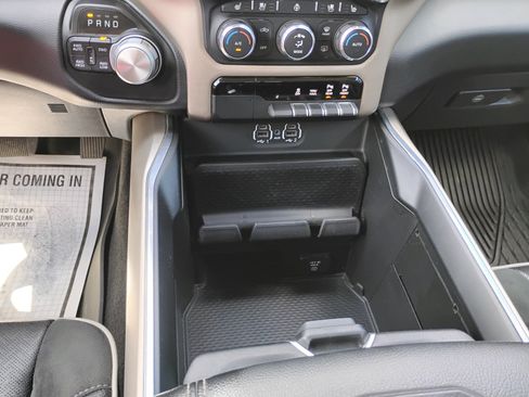 Used 2022 RAM 1500 Laramie AWD/4WD image 23