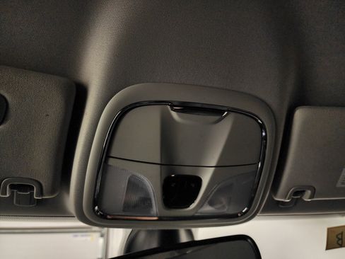 Used 2020 Jeep Cherokee Limited image 52