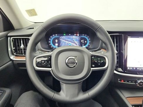 Certified 2025 Volvo V60 B5 Cross Country Plus image 33