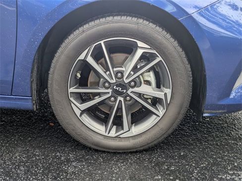 Used 2023 Kia Forte LXS w/ LXS Technology Package image 11