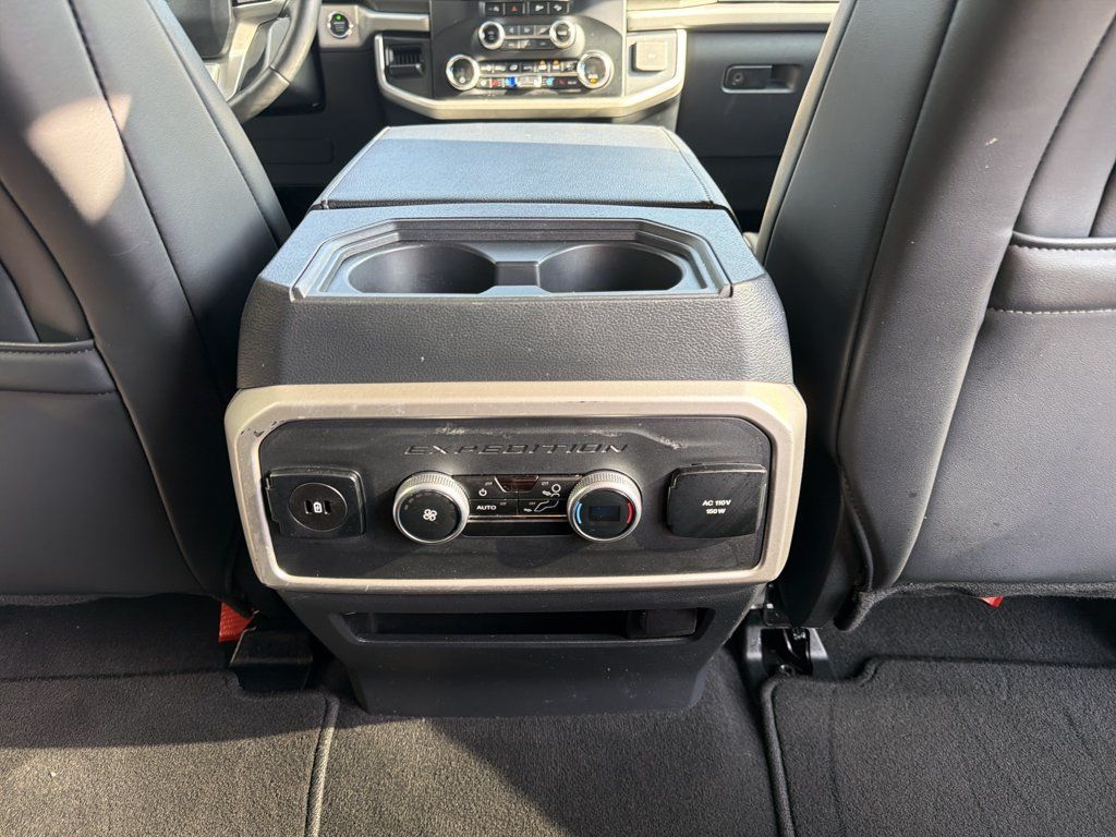 Used 2024 Ford Expedition XLT AWD/4WD image 23