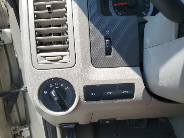 Used 2010 Ford Escape XLT FWD image 18